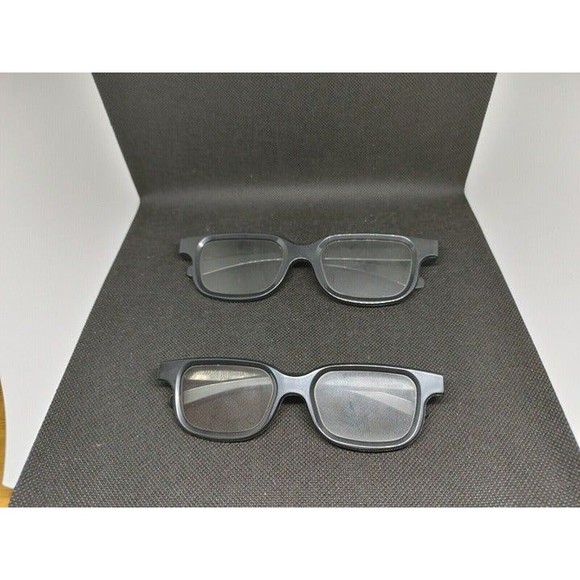 REAL D 3D Polarized Passive Adult-Size Glasses, Movie Theater Film - Picture 1 of 3
